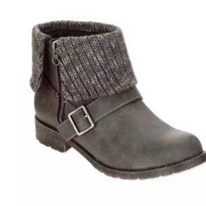 Stella Chase Gray Booties